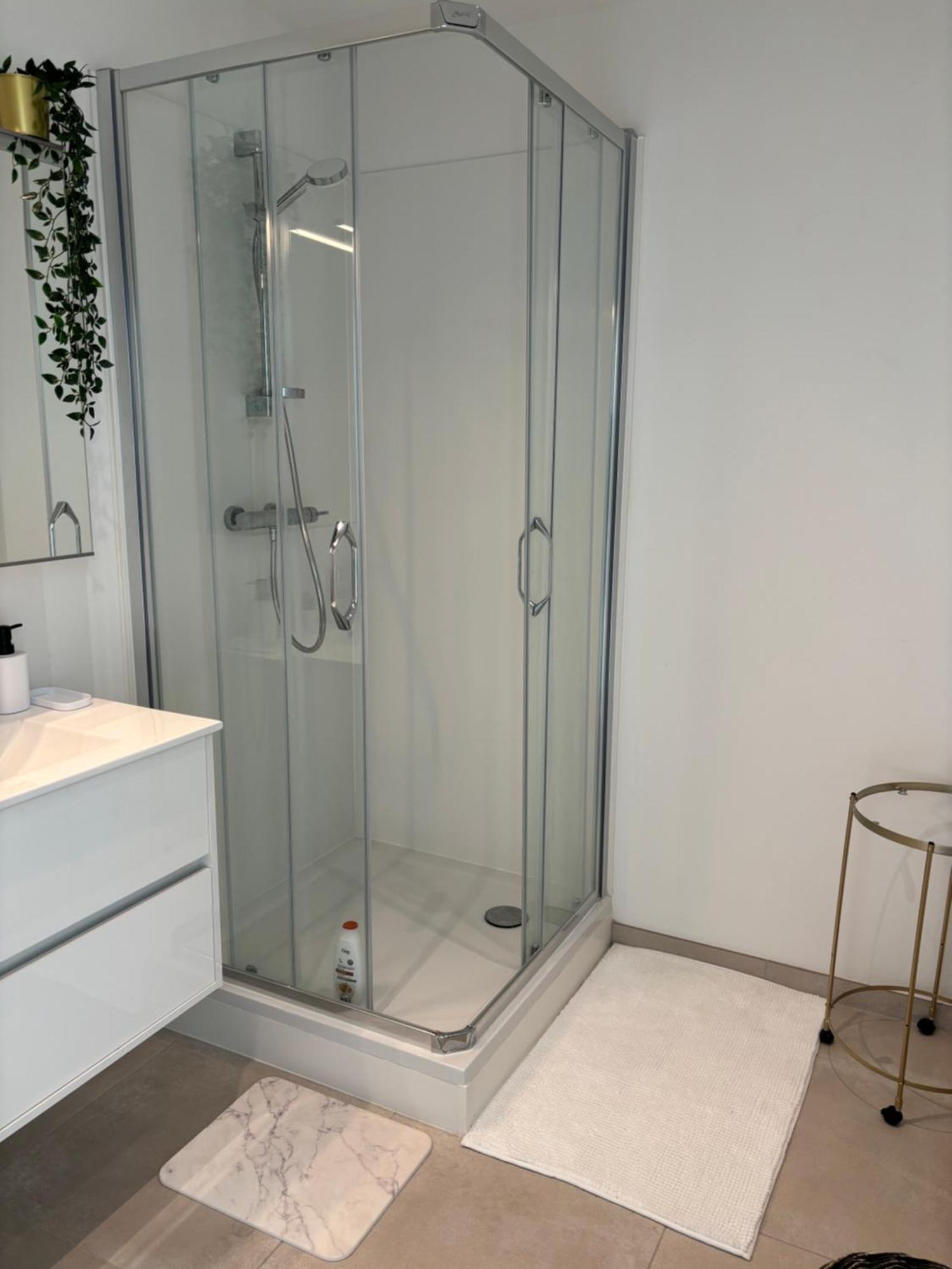 2 Bedrooms Luxury Apartment - Guillemins Luik Buitenkant foto