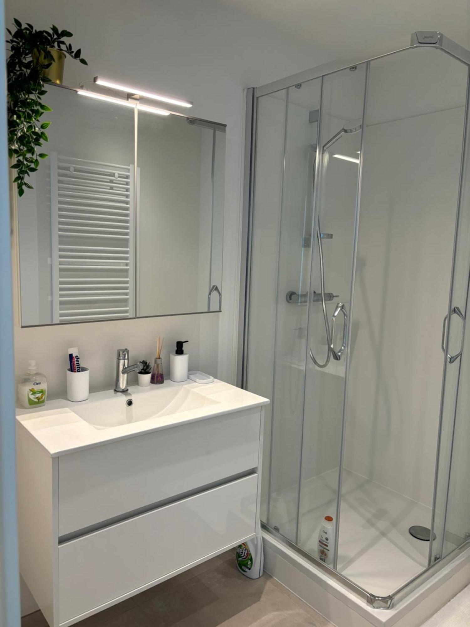 2 Bedrooms Luxury Apartment - Guillemins Luik Buitenkant foto