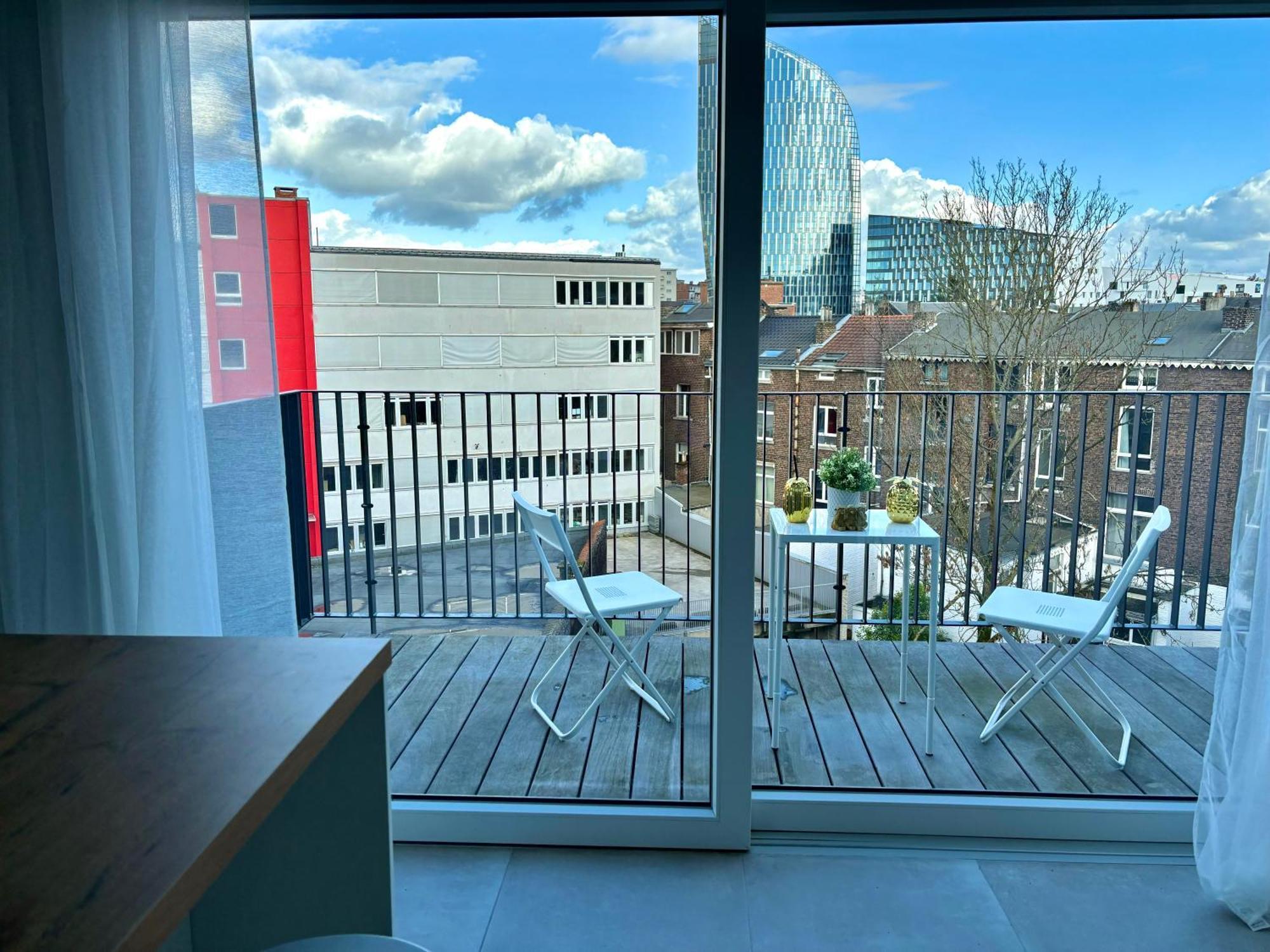 2 Bedrooms Luxury Apartment - Guillemins Luik Buitenkant foto